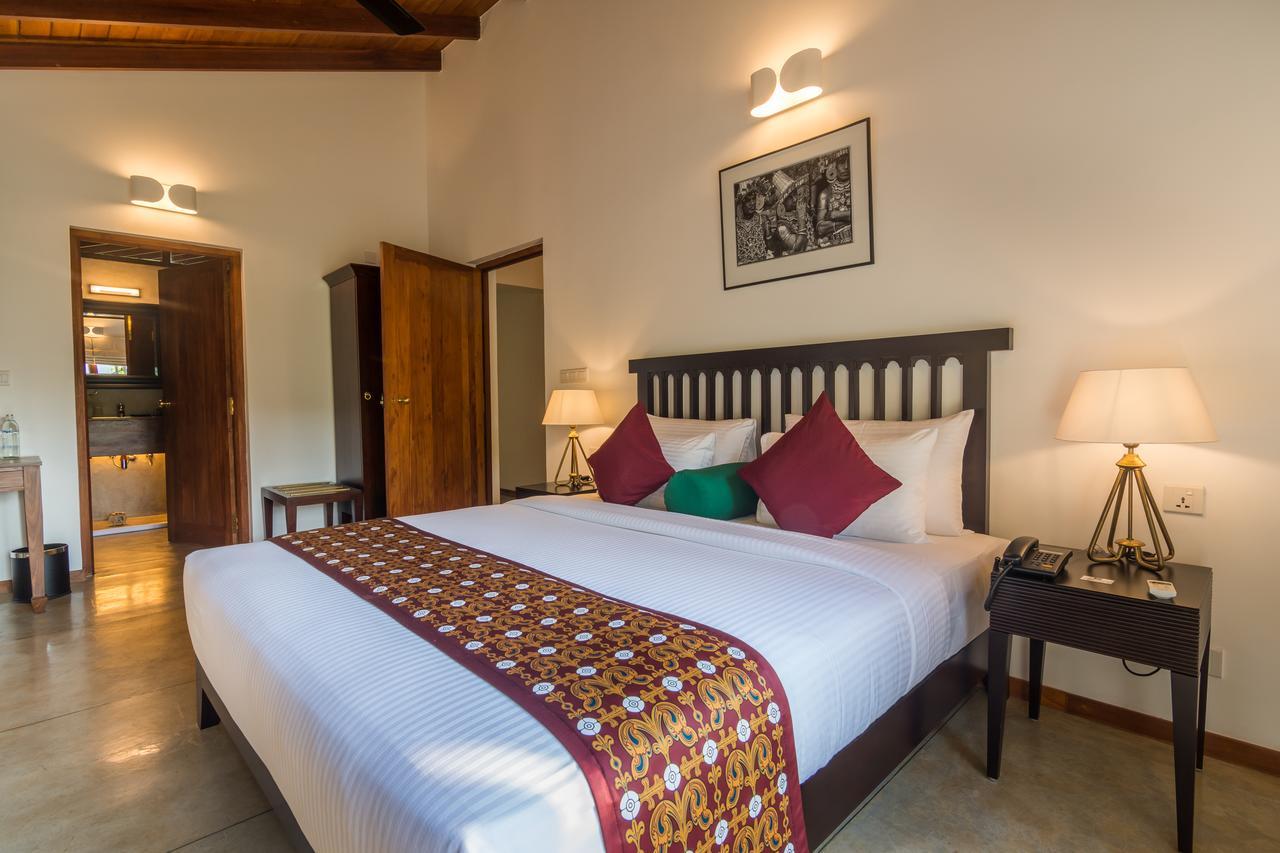 Kings Pavilion Luxury Hotel Kandy Exterior foto